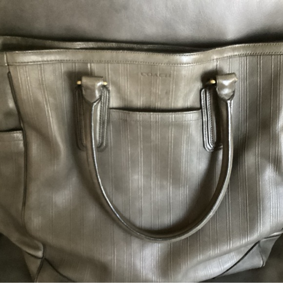Coach Handbags - Coach leather tote